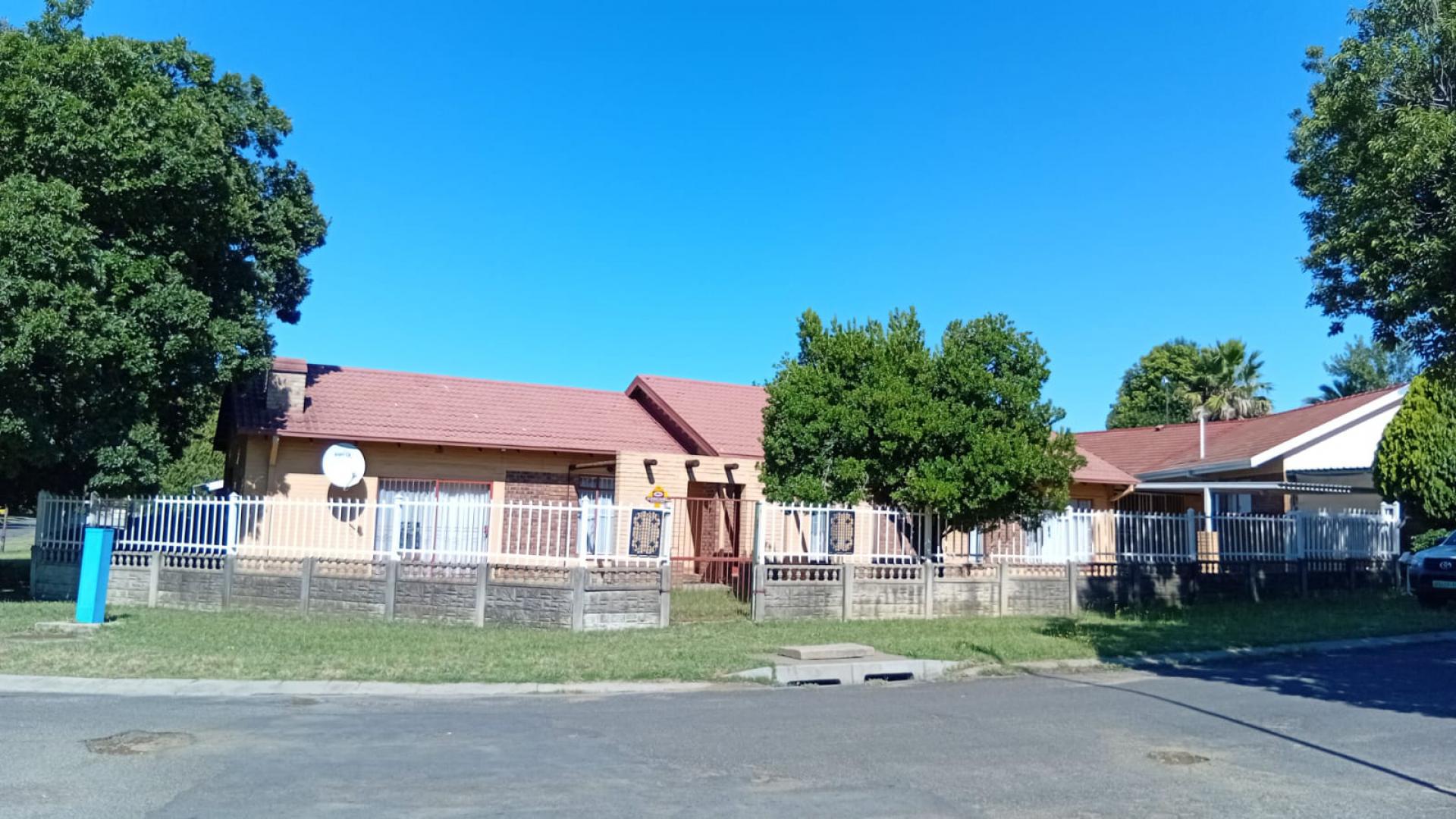 Front View of property in Kroonstad
