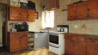Kitchen - 16 square meters of property in Rosettenville