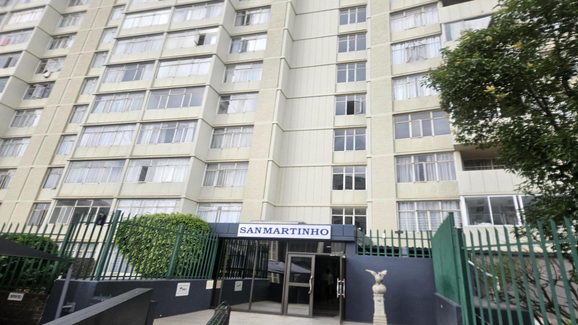 Front View of property in Bedford Gardens