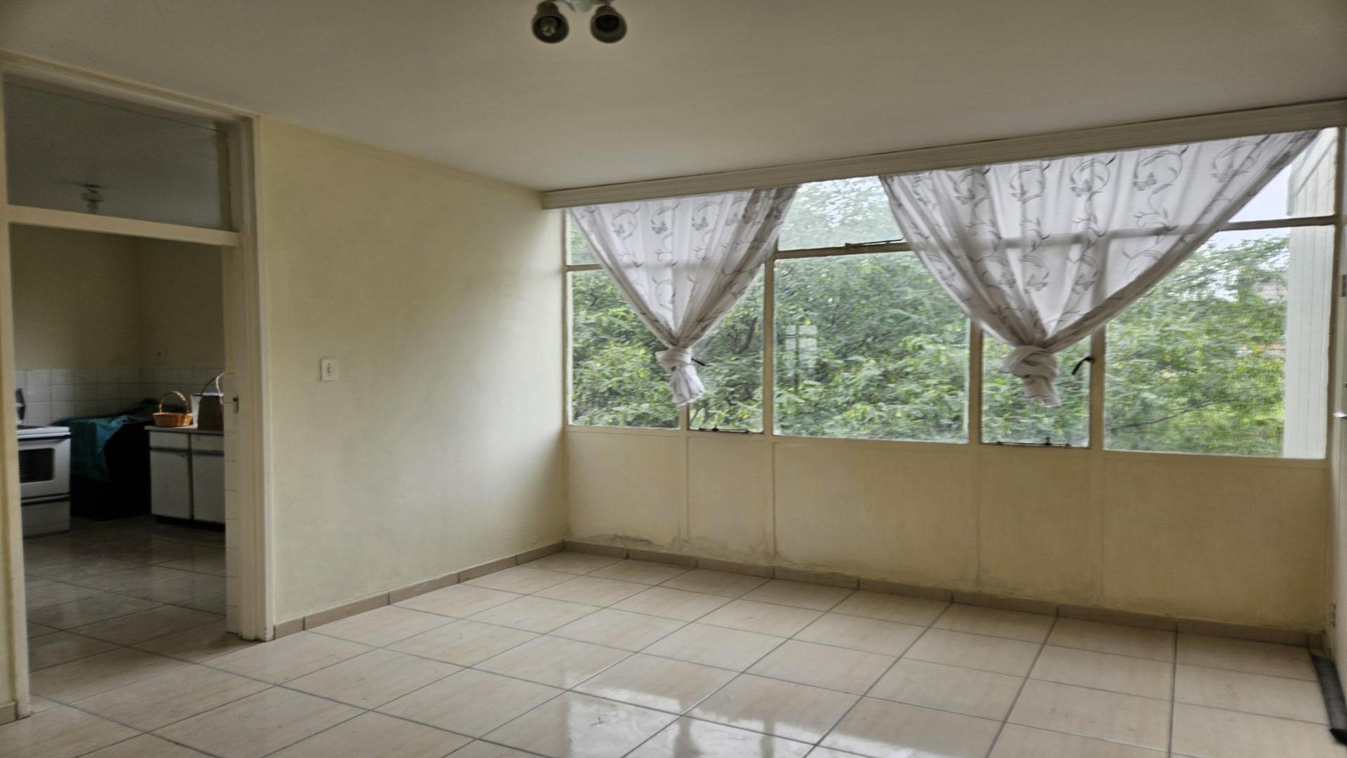 Lounges of property in Bedford Gardens