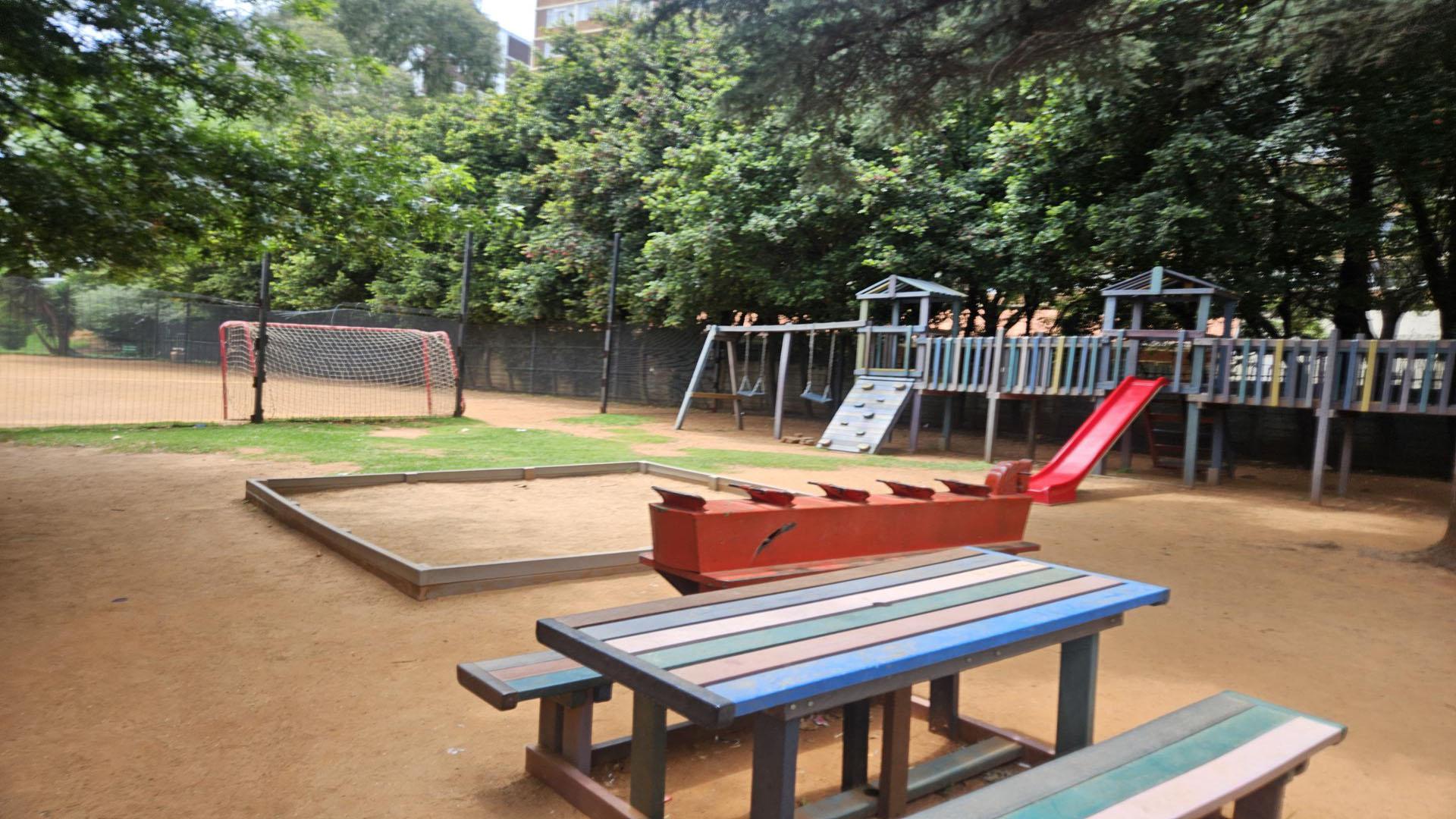 Entertainment of property in Bedford Gardens