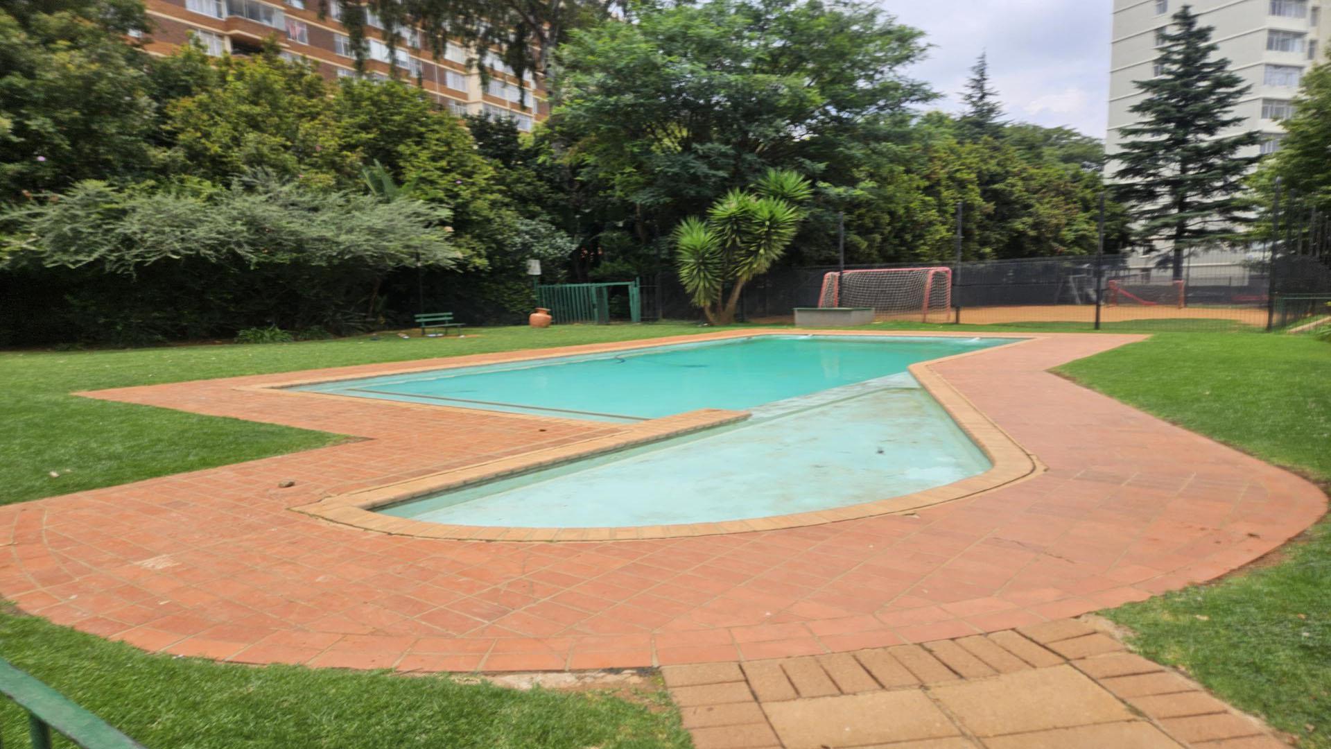 Swimming Pool of property in Bedford Gardens
