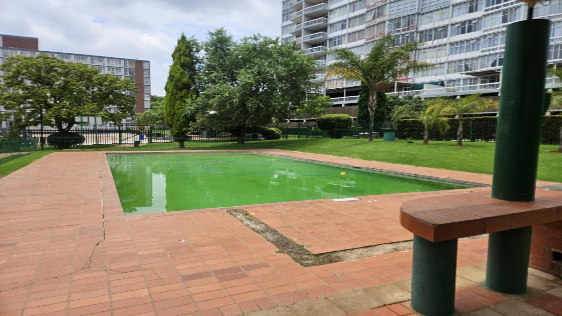 Swimming Pool of property in Bedford Gardens