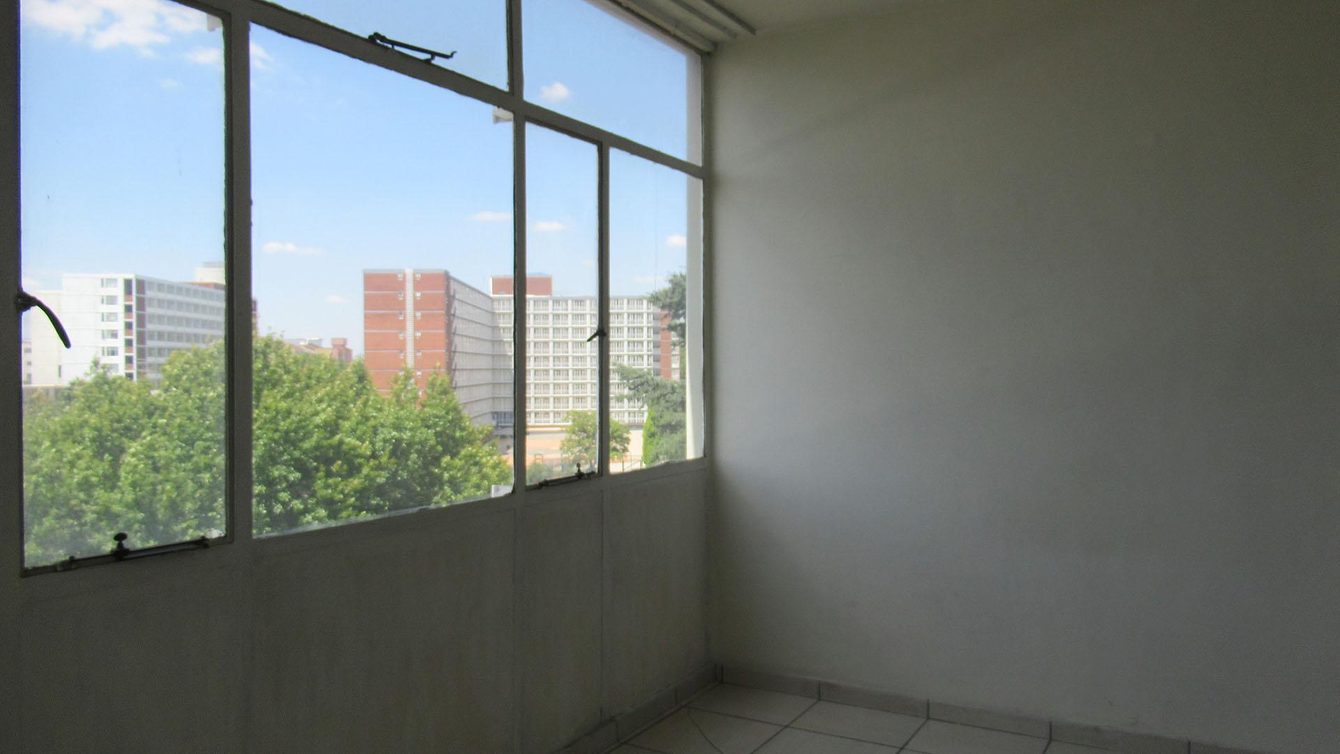 Balcony - 9 square meters of property in Bedford Gardens