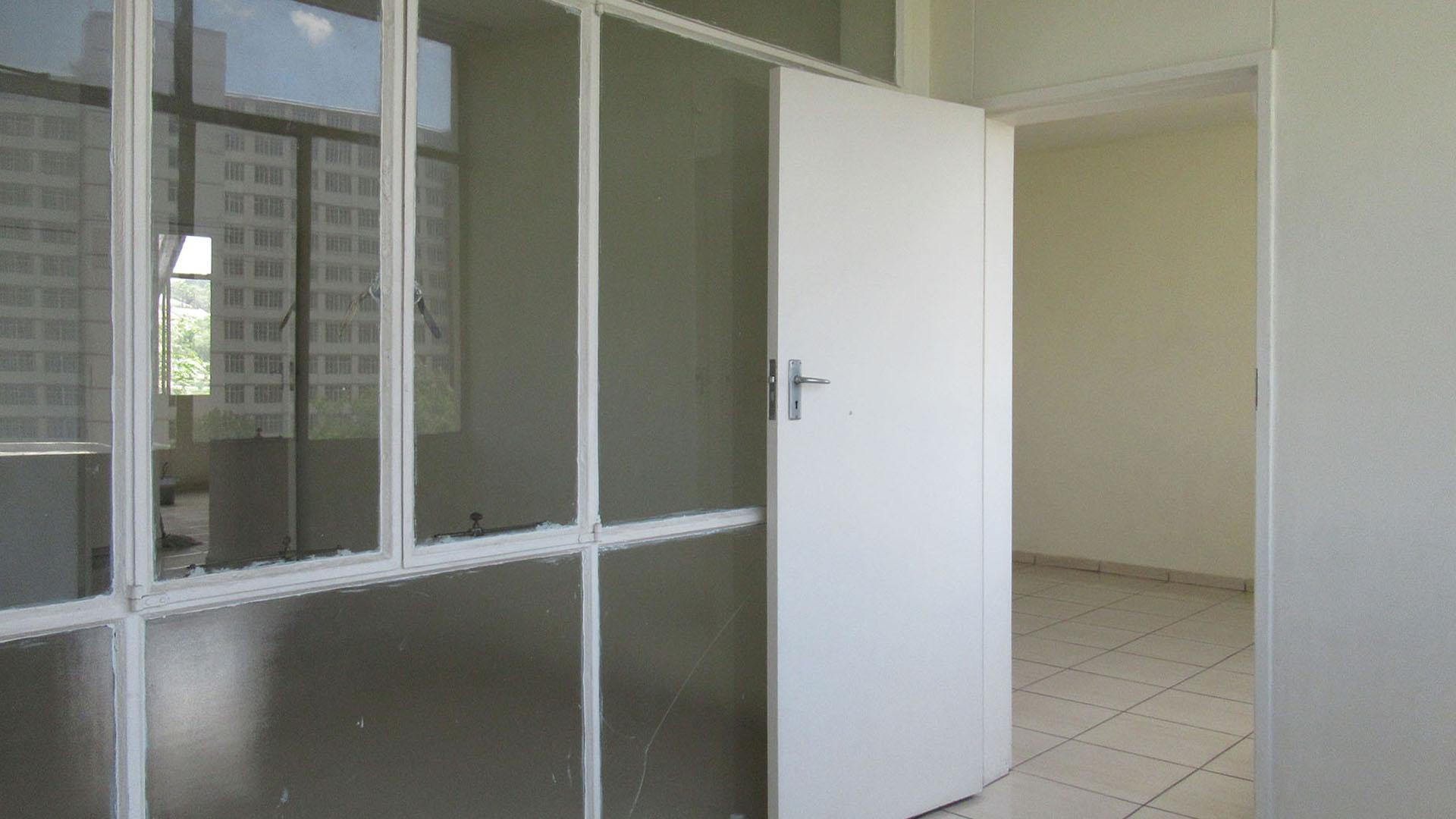 Balcony - 9 square meters of property in Bedford Gardens