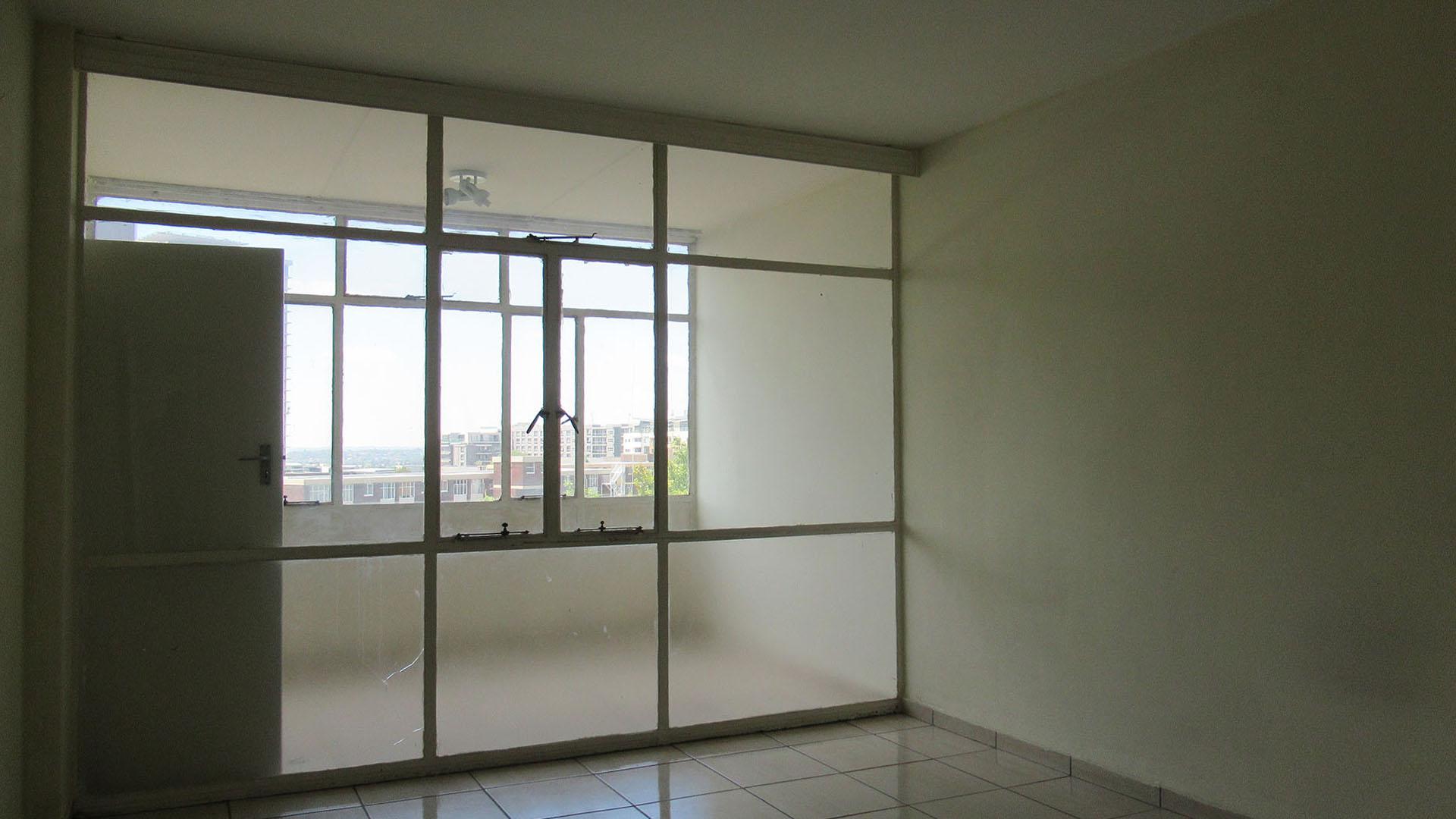 Bed Room 1 - 19 square meters of property in Bedford Gardens