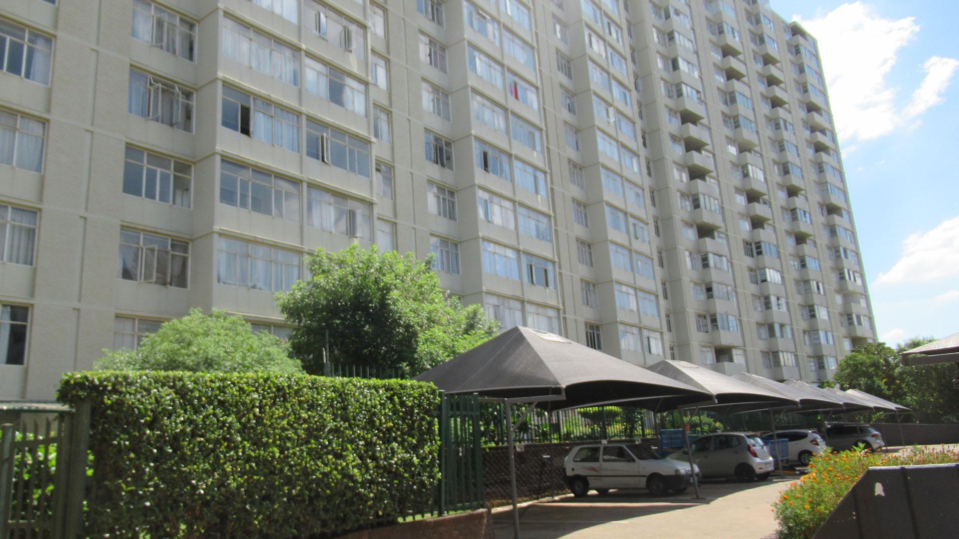 Front View of property in Bedford Gardens