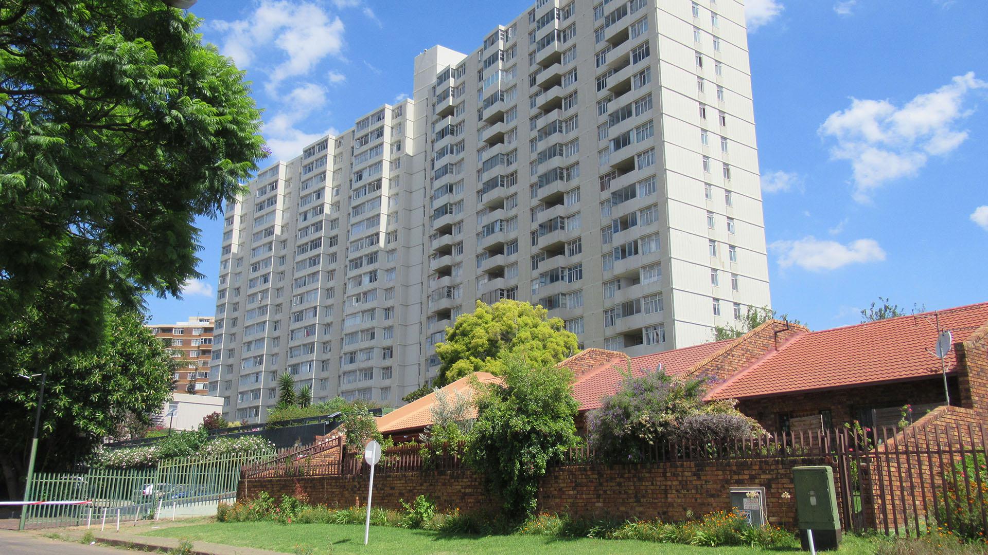 Front View of property in Bedford Gardens