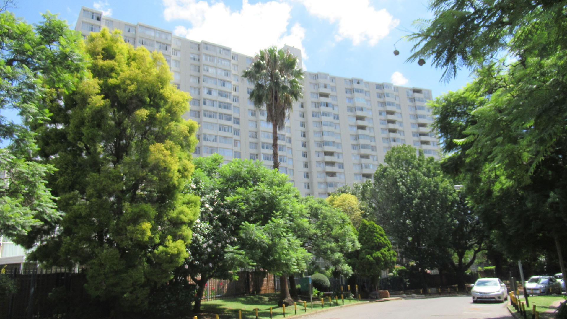 Front View of property in Bedford Gardens