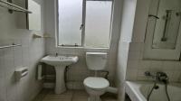 Bathroom 1 of property in Bedford Gardens