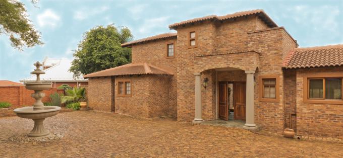 4 Bedroom Freehold Residence for Sale For Sale in Ruimsig - MR703769