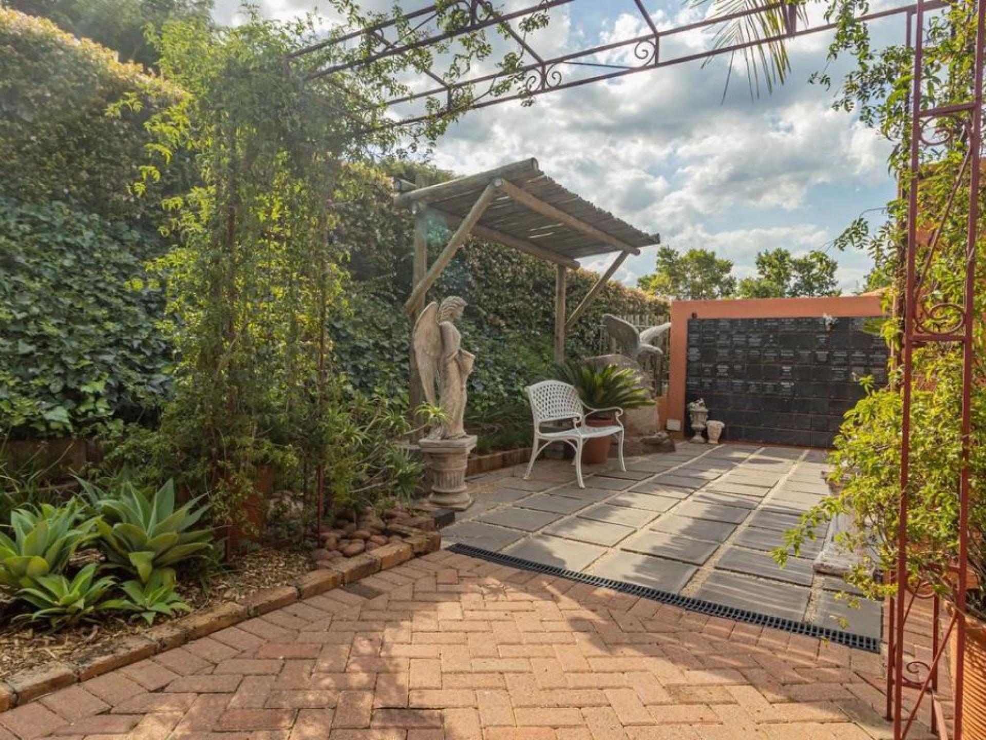  of property in Rietvalleirand