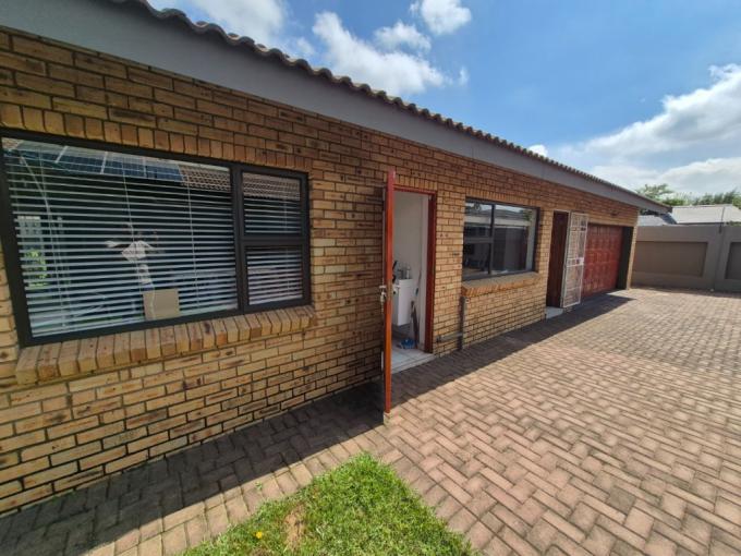 3 Bedroom House for Sale For Sale in Raceview - MR703807