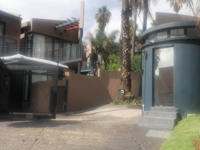 2 Bedroom Simplex for Sale For Sale in Bassonia - MR703838