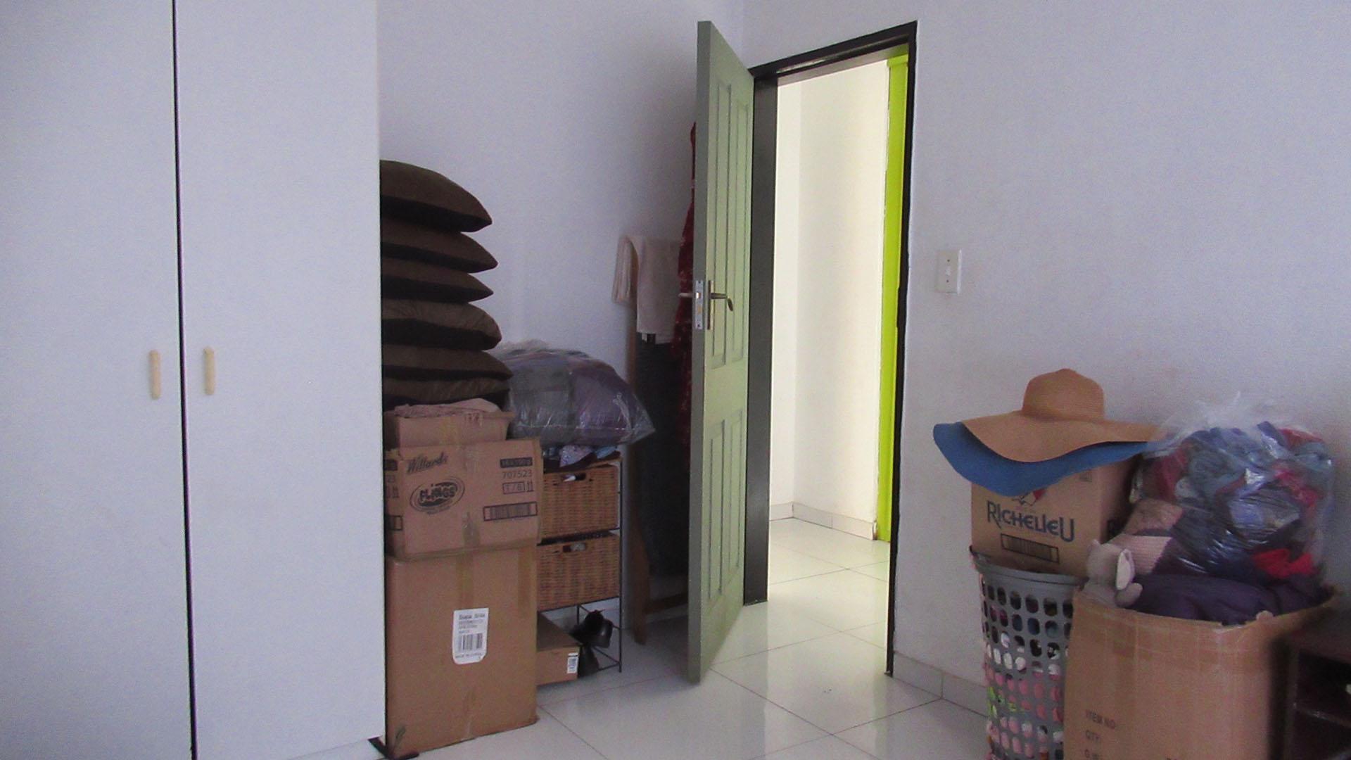 Bed Room 1 - 13 square meters of property in Elandshaven