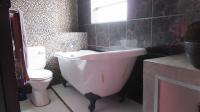 Bathroom 1 - 6 square meters of property in Elandshaven
