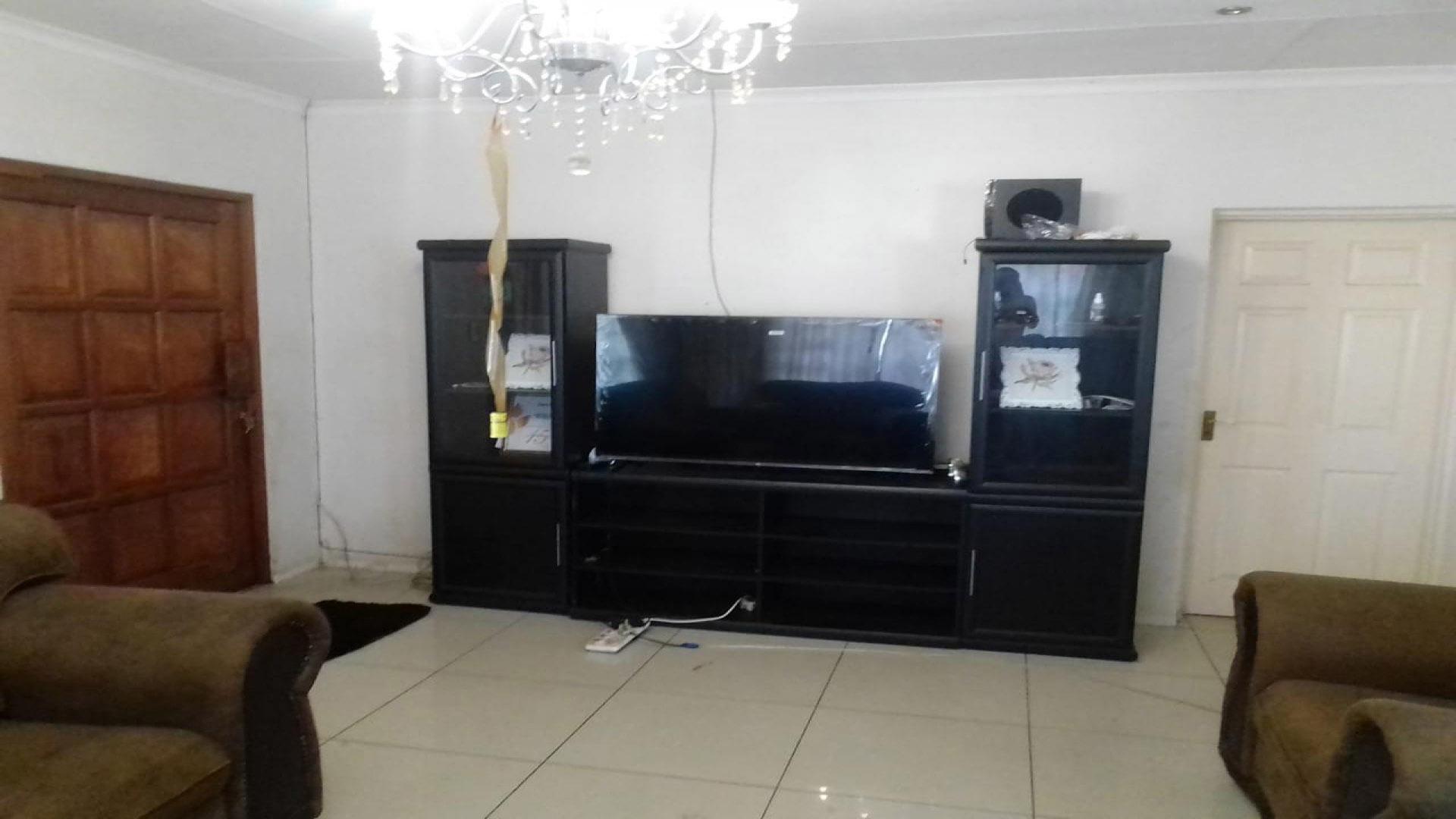 Lounges of property in Kwa-Guqa