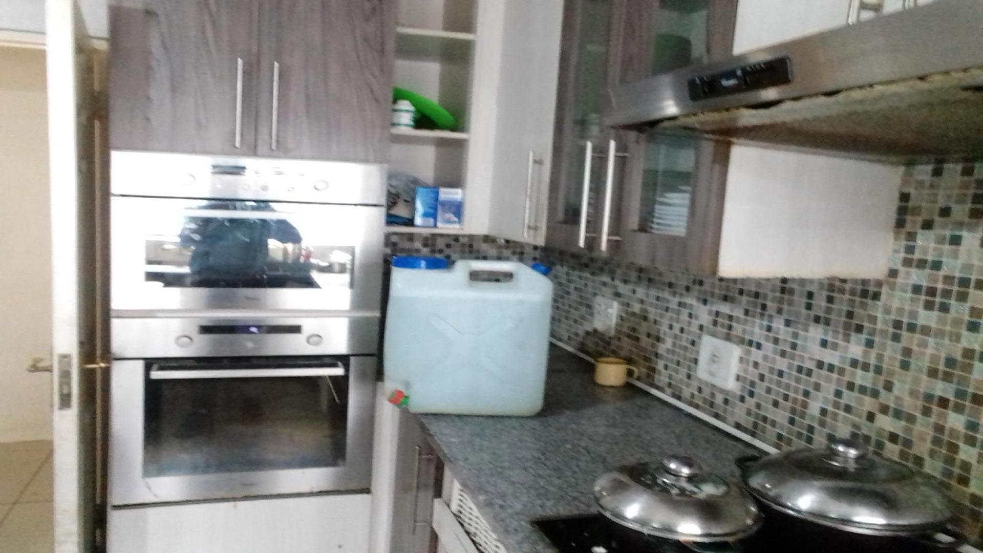 Kitchen of property in Kwa-Guqa