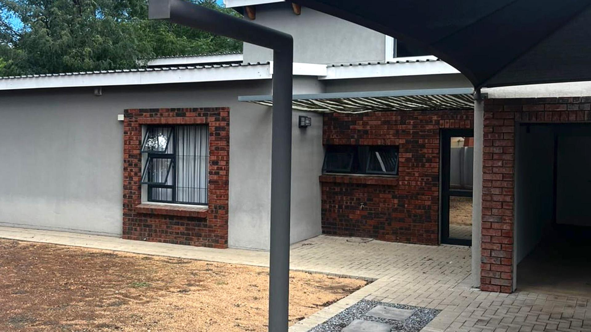 Front View of property in Kuruman