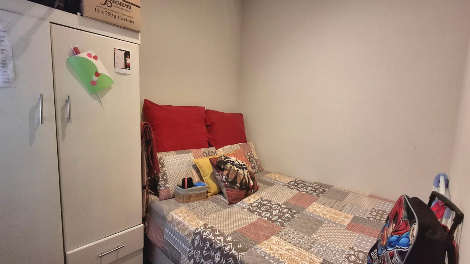 Bed Room 2 of property in South Hills