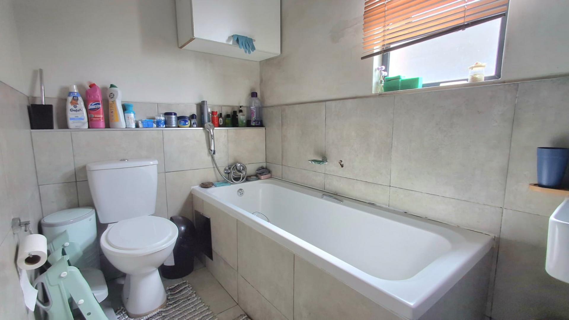 Bathroom 1 of property in South Hills