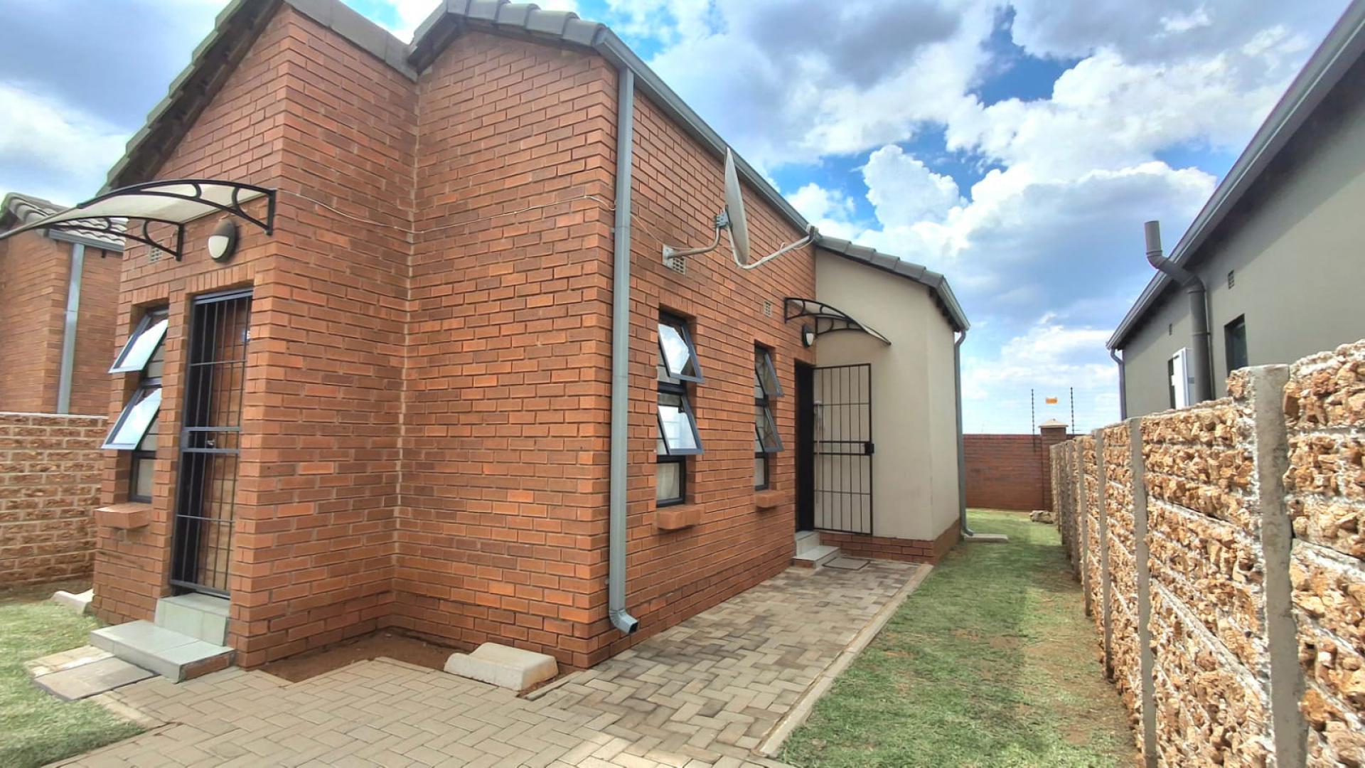 Front View of property in South Hills