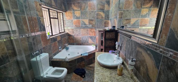 5 Bedroom House for Sale For Sale in Klerksdorp - MR703880