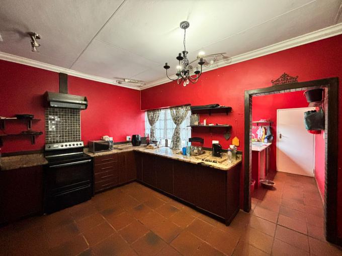 5 Bedroom House for Sale For Sale in Klerksdorp - MR703881