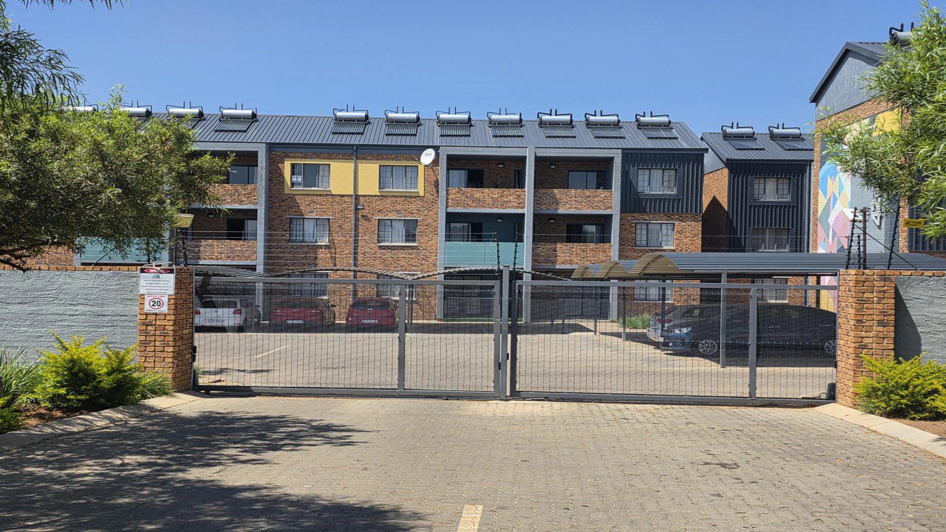 Front View of property in Lotus Gardens