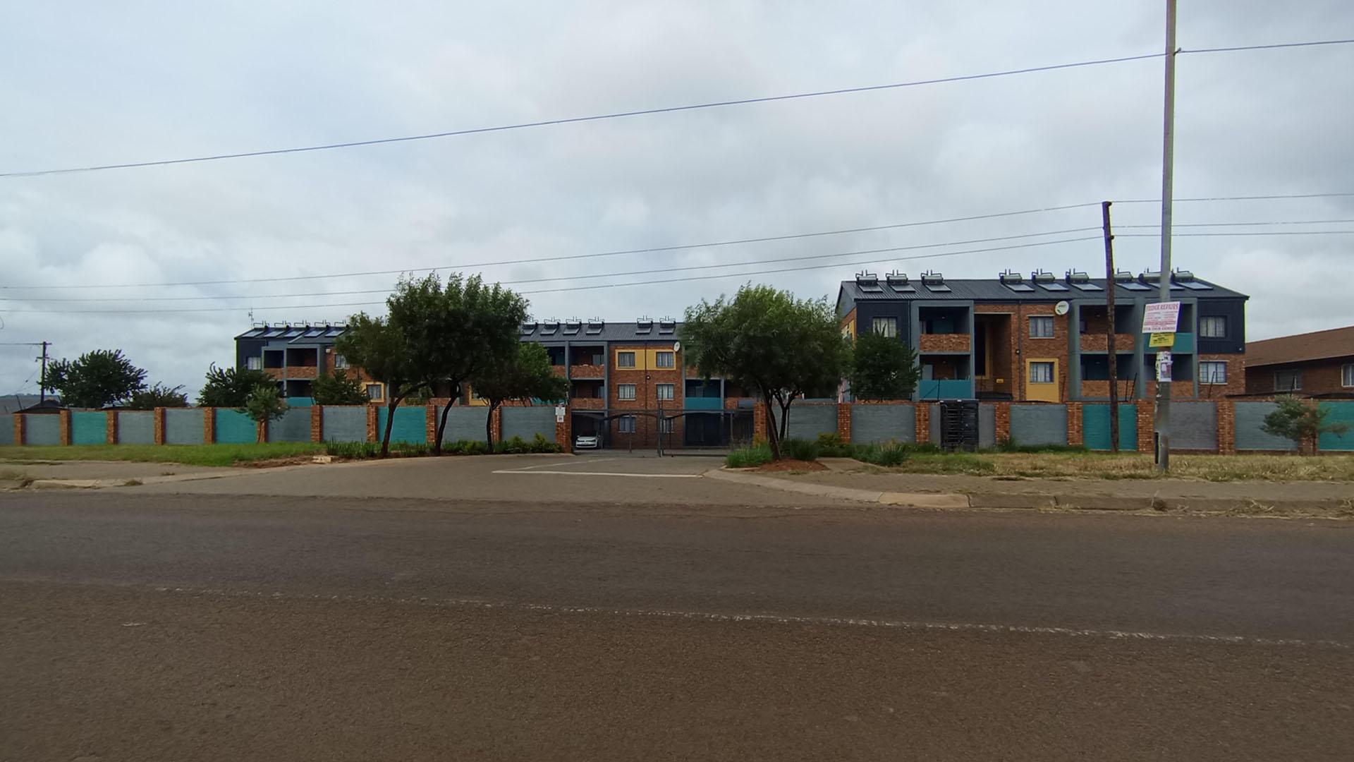 Front View of property in Lotus Gardens