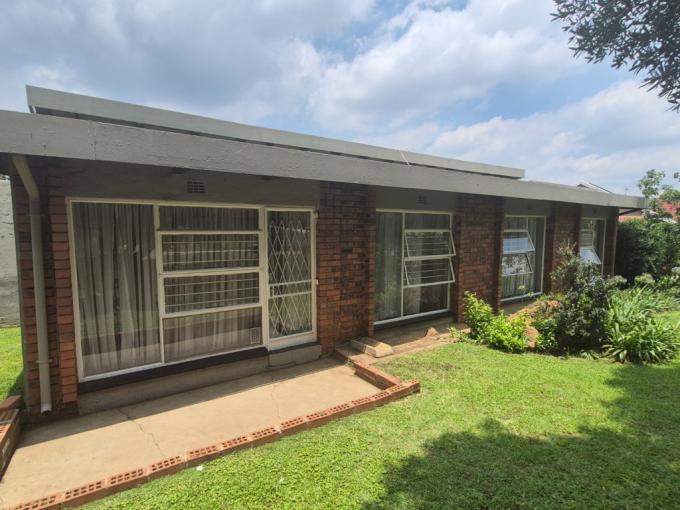 4 Bedroom House for Sale For Sale in Verwoerdpark - MR703914