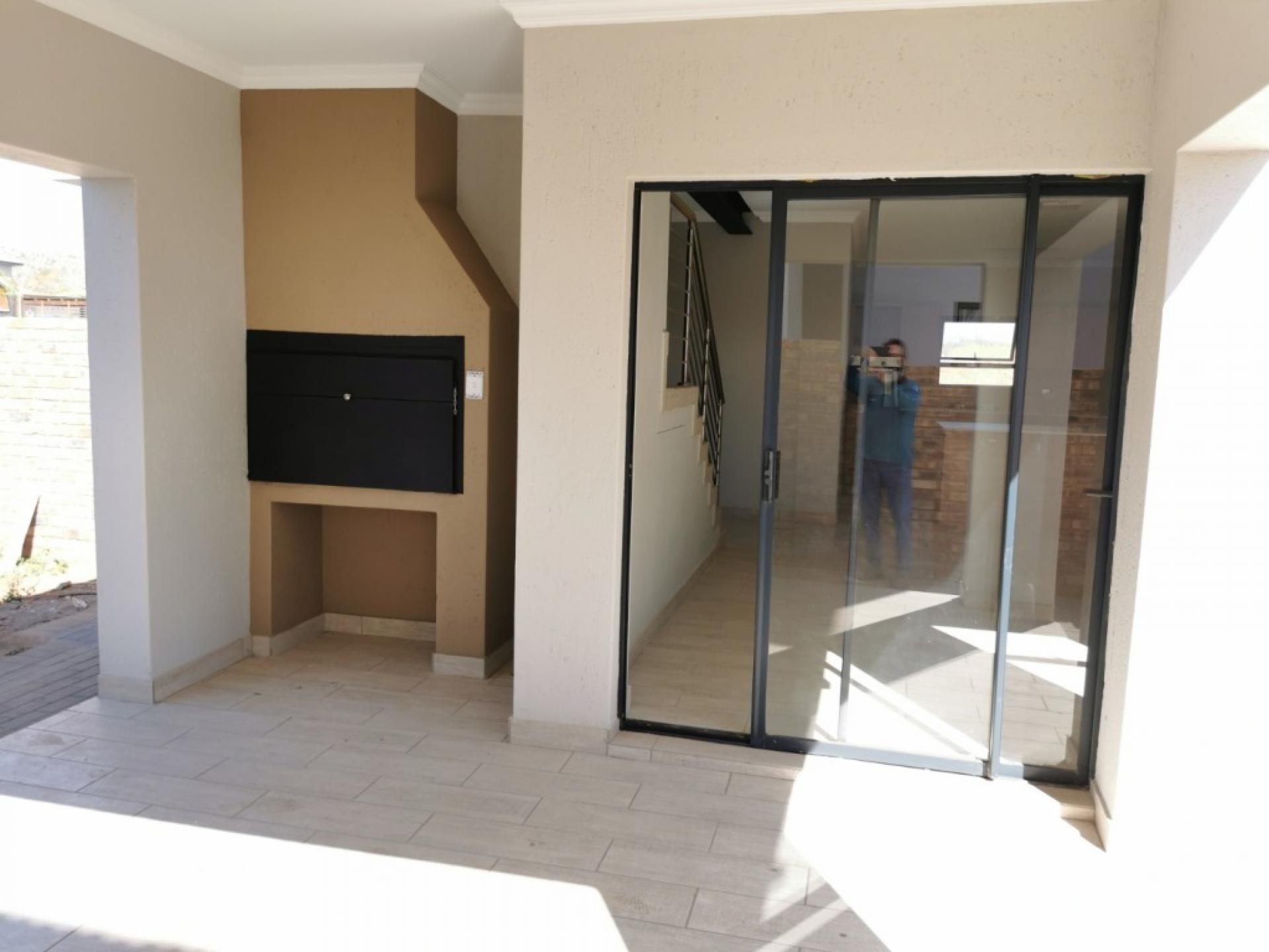  of property in Derdepoortpark