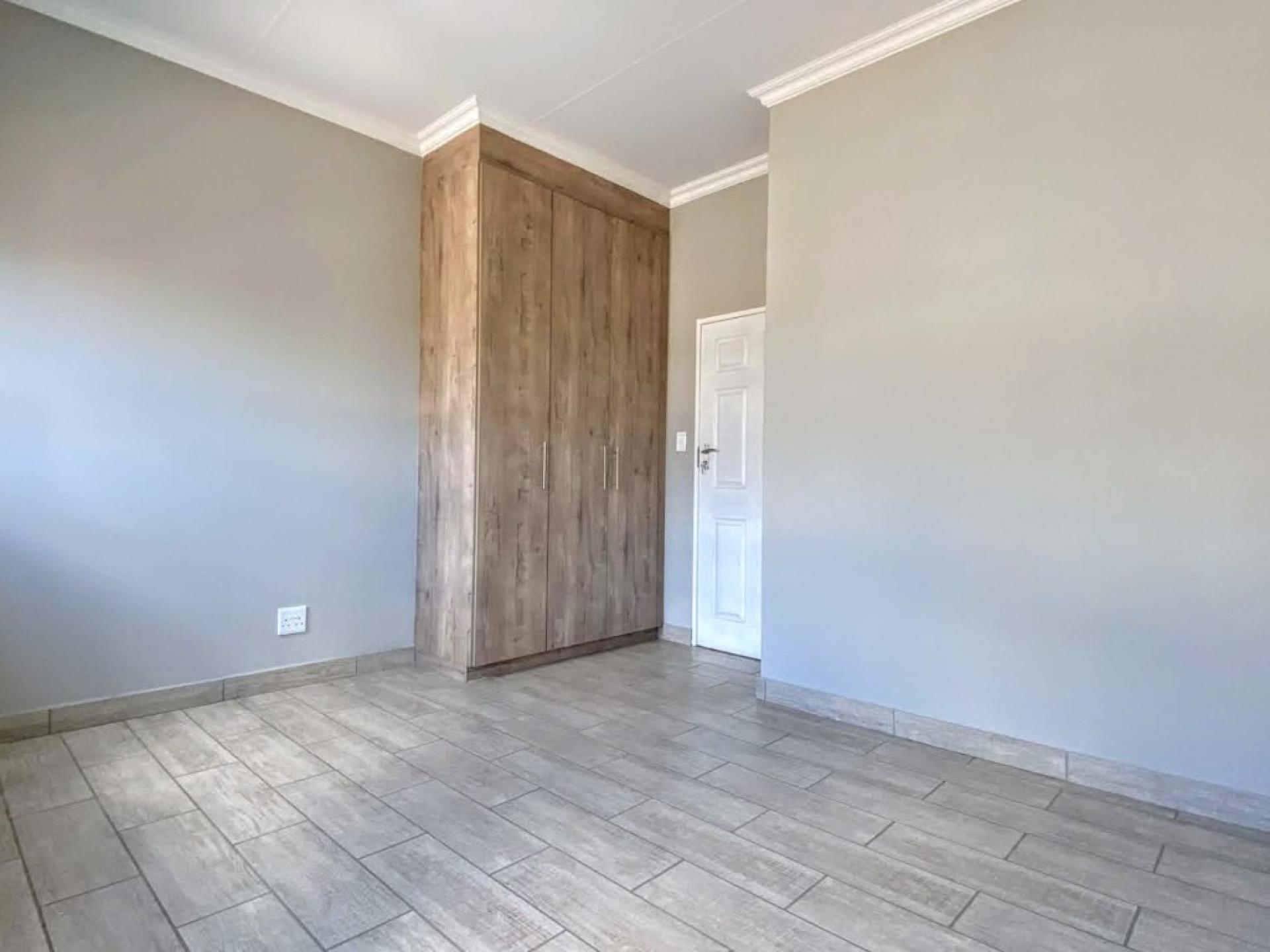  of property in Derdepoortpark