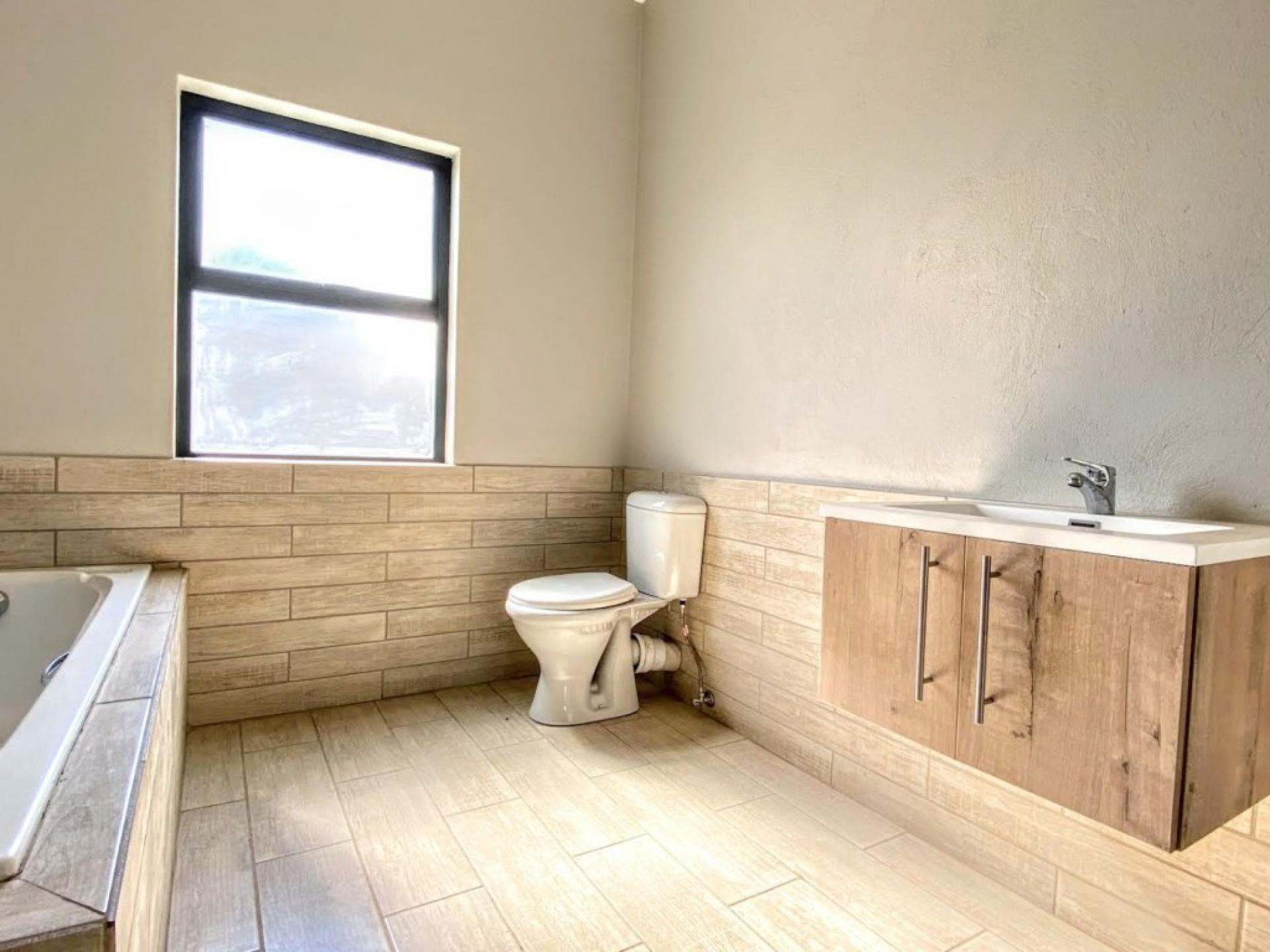  of property in Derdepoortpark