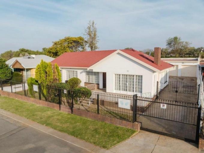 4 Bedroom House for Sale For Sale in The Hill - MR703944