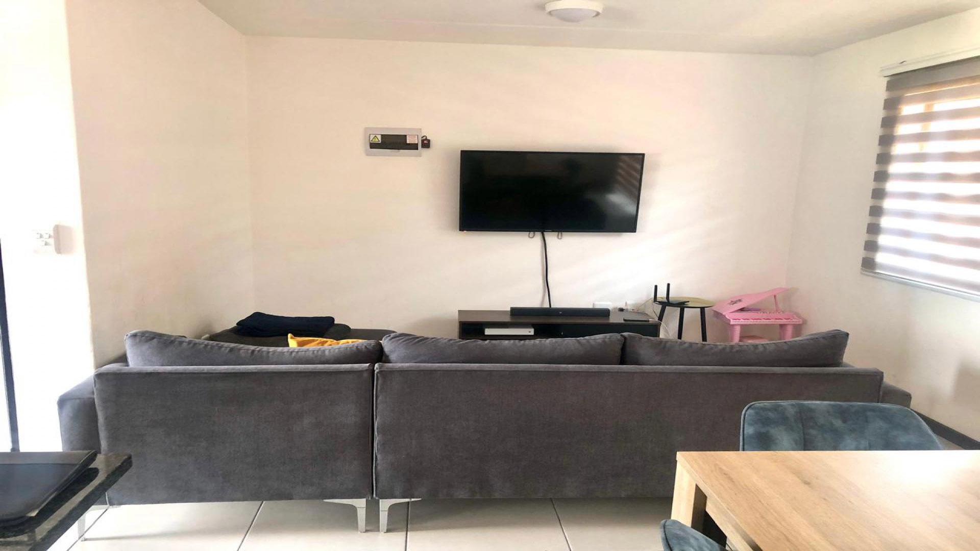 Lounges of property in Parkdene (JHB)