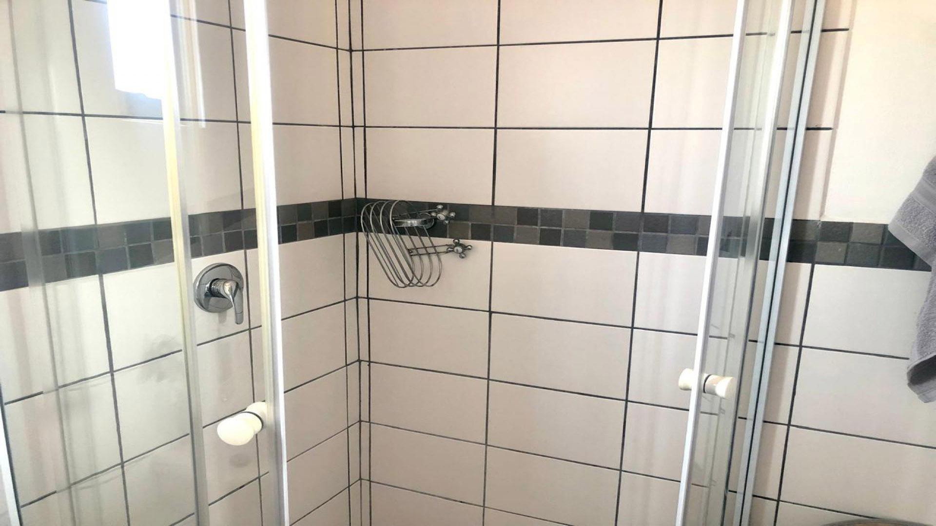 Bathroom 1 of property in Parkdene (JHB)