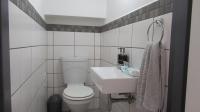 Guest Toilet - 2 square meters of property in Parkdene (JHB)