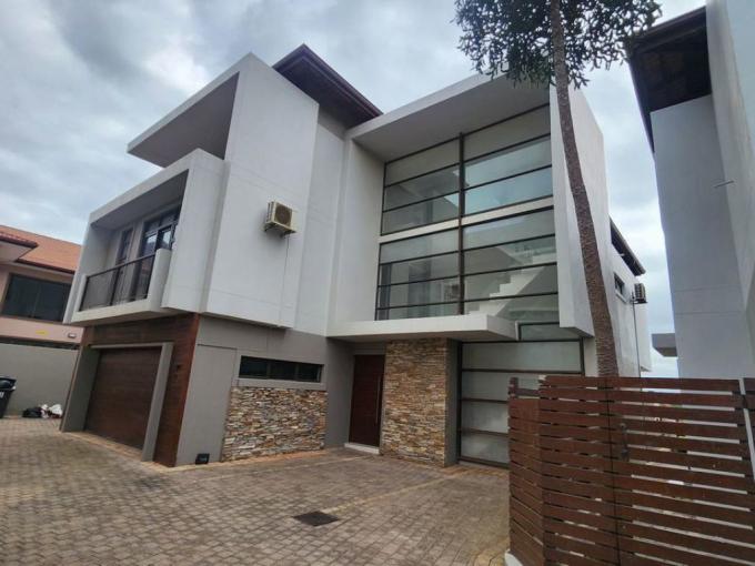 4 Bedroom Duplex for Sale For Sale in Umhlanga  - MR703972