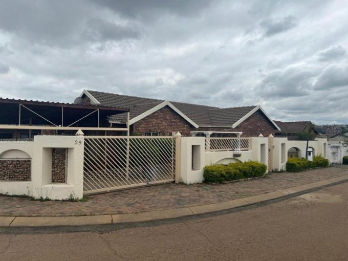 4 Bedroom House for Sale For Sale in Danville - MR703984