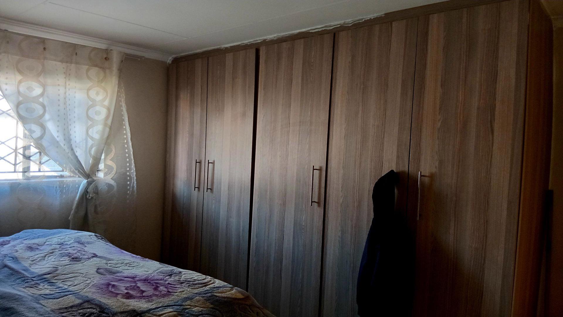 Bed Room 1 of property in Freedom Park