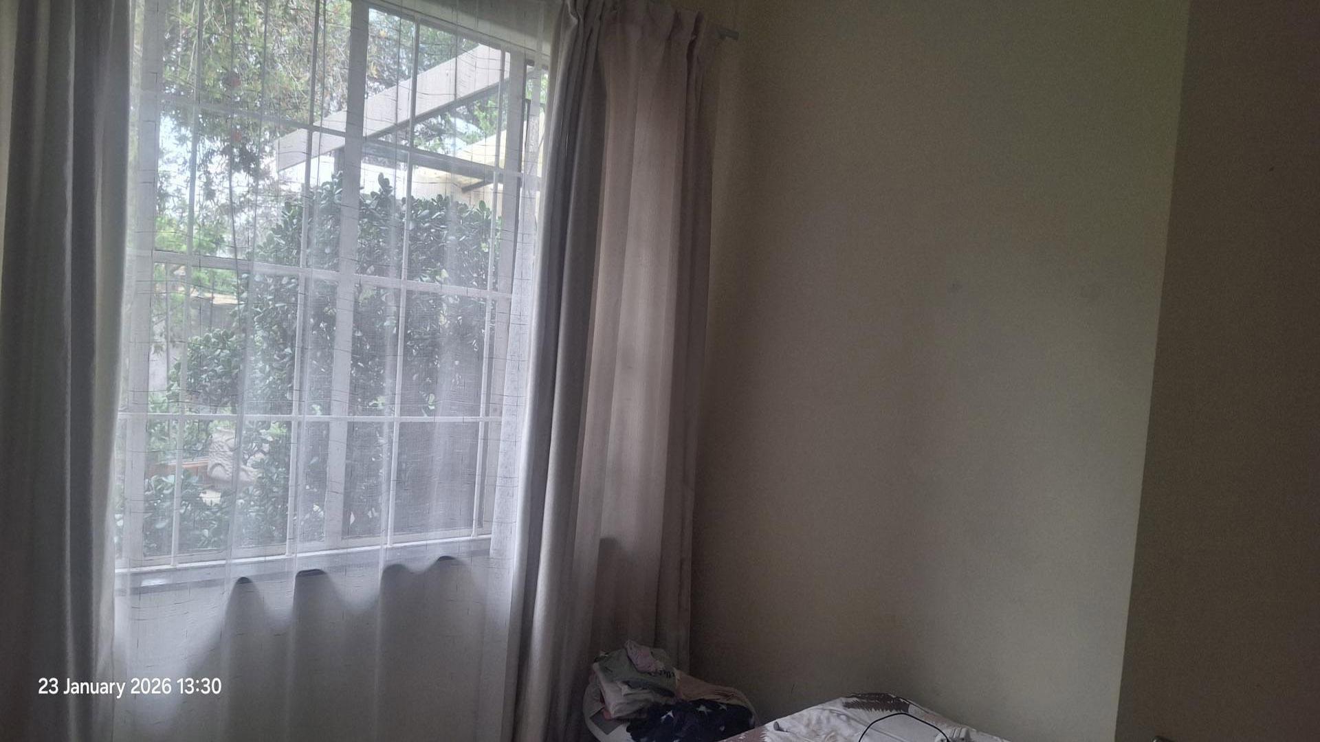 Bed Room 1 of property in Illiondale