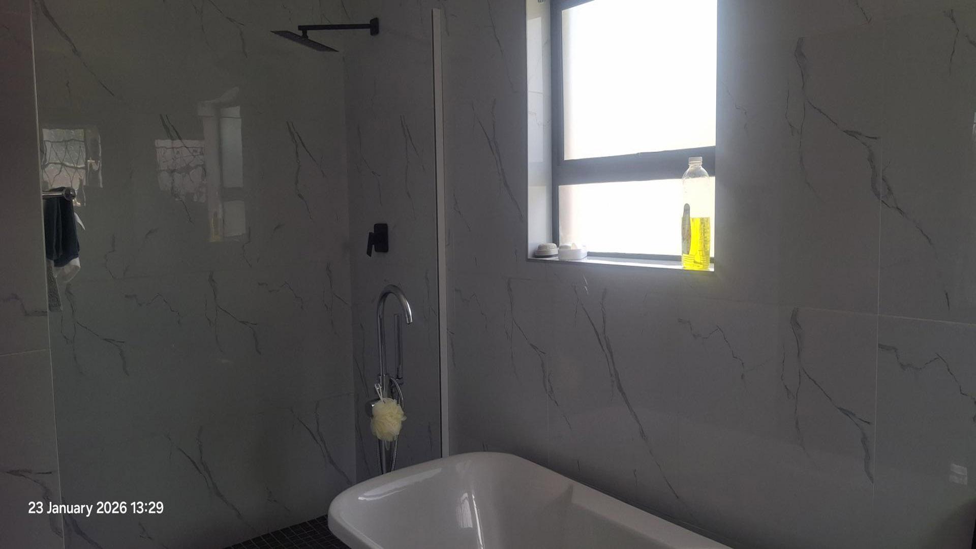 Bathroom 1 of property in Illiondale