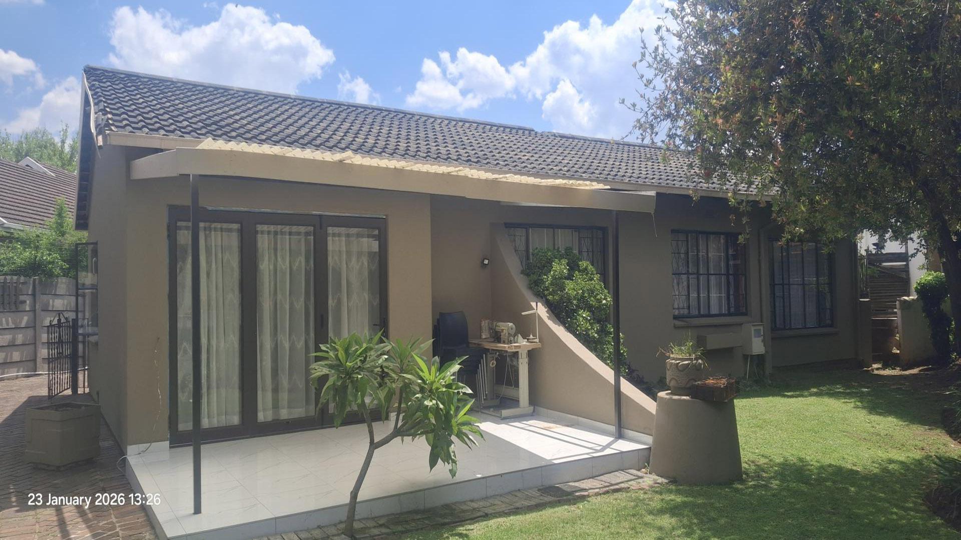 Front View of property in Illiondale