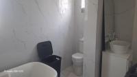 Bathroom 1 of property in Illiondale