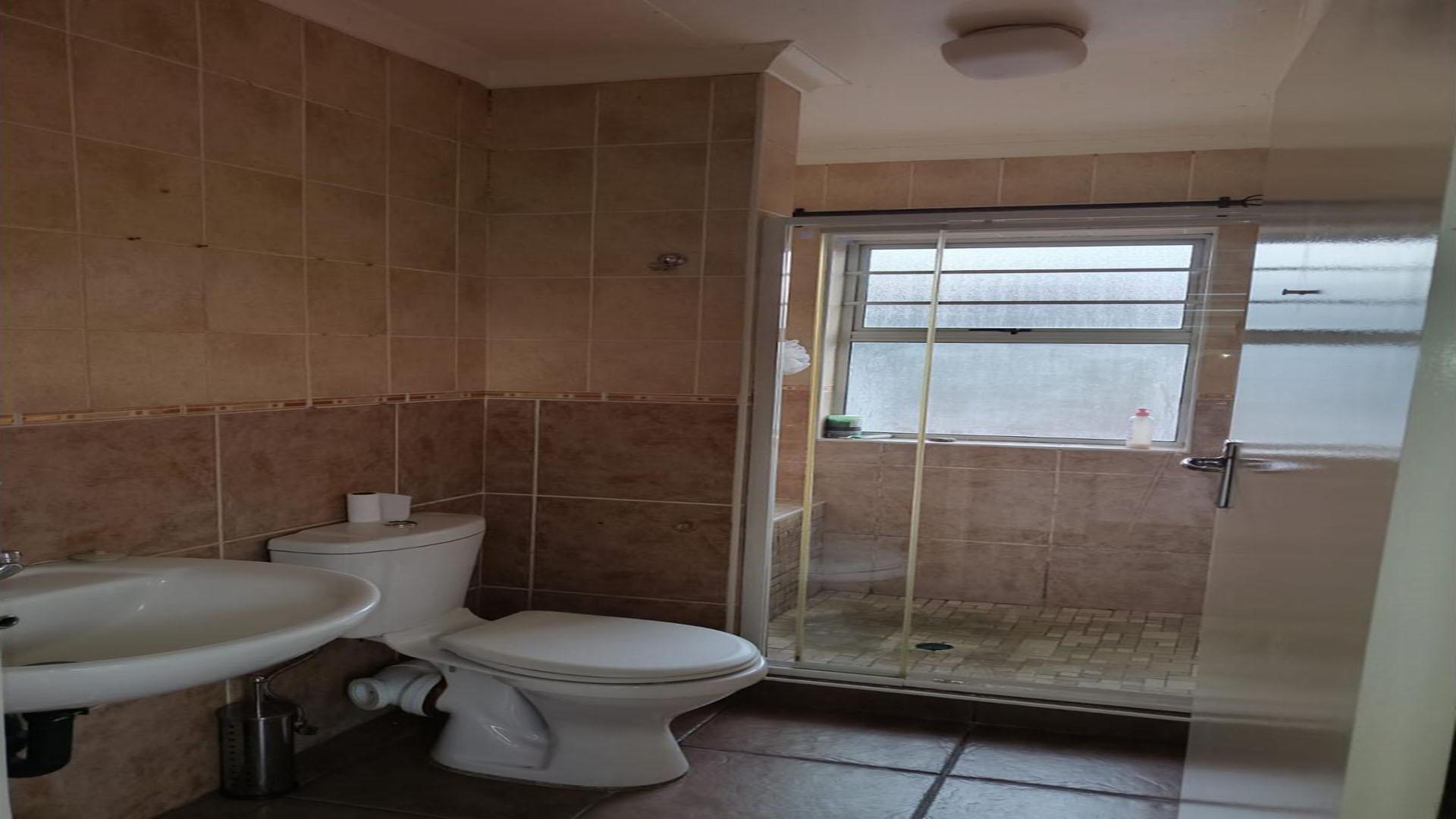 Bathroom 1 of property in Randburg