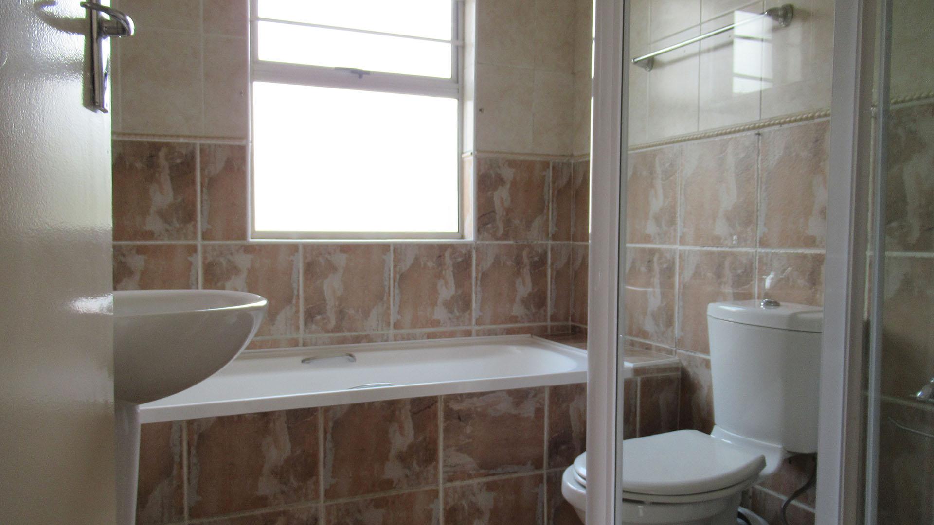 Bathroom 1 - 5 square meters of property in Randburg