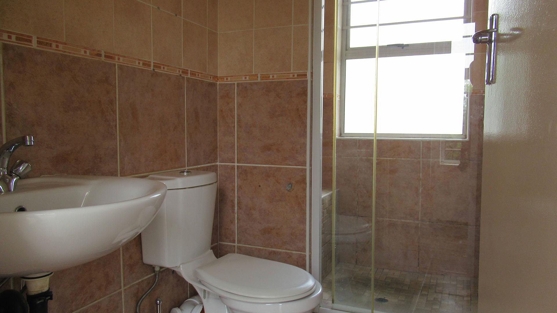 Main Bathroom - 4 square meters of property in Randburg
