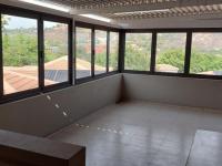  of property in Glenvista