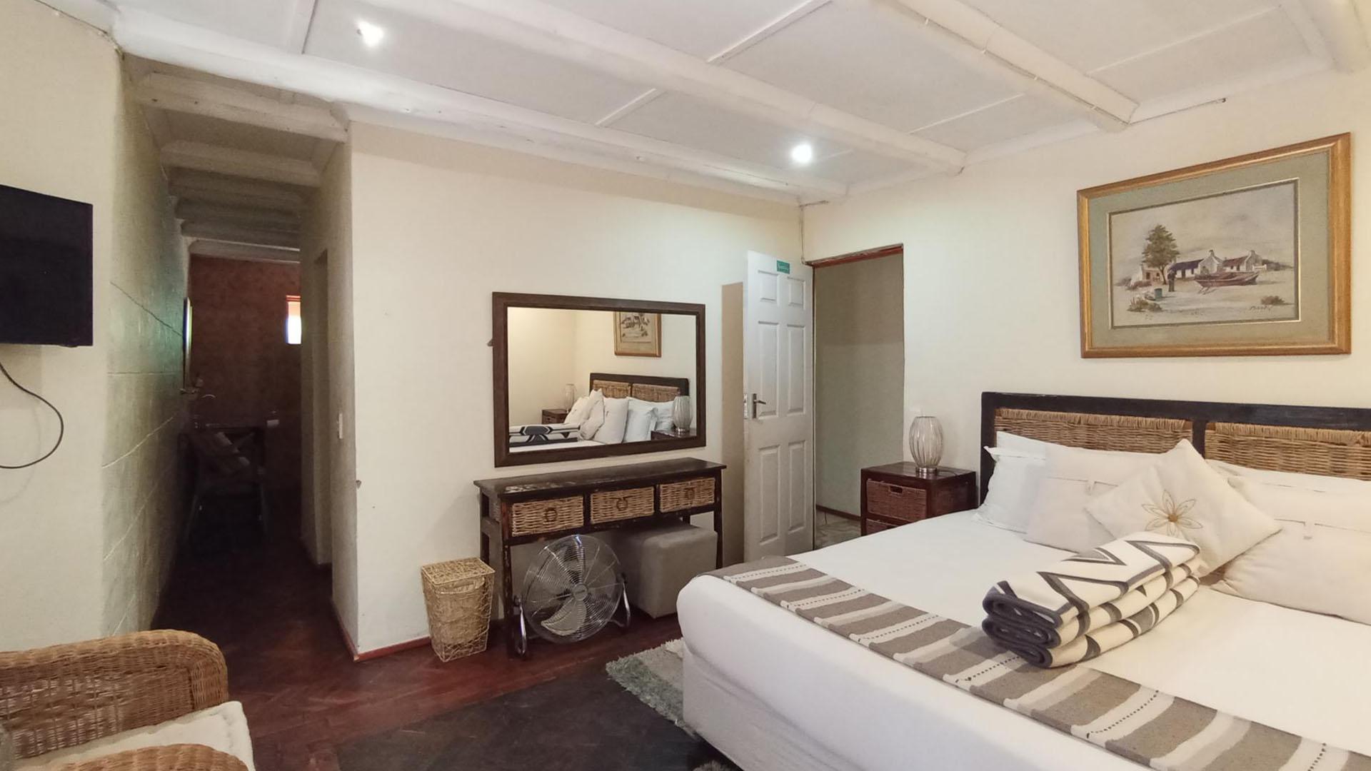 Bed Room 2 - 31 square meters of property in Elandsfontein JR